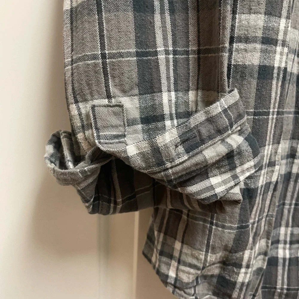 Eddie Bauer Men’s XL Black & Gray Plaid Flannel Shirt Outdoorsy Camping Fishing - Picture 4 of 8